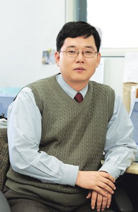 국내 최초 국제시사 프로그램 MBC 'W' 책으로