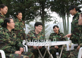 '부사관의 별' 주임원사 여군최초 탄생
