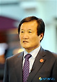인터뷰중인 윤증현 장관