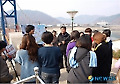 산천어 축제장을 찾은 외국 여행사 관계자들