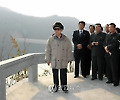 발전소 시찰하는 김정일 국방위원장