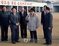협동농장 시찰하는 김정일 국방위원장
