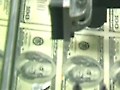 IMF, "달러, 하락 불구 여전히 과대평가"