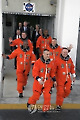 USA SHUTTLE ATLANTIS CREW WALKOUT