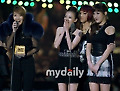 [MD포토] 2NE1 '신인상의 기쁨'