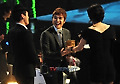 [T포토]슈피림팀, '2009MAMA' 남자 신인상 수상