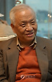 제2회 목월문학상에 허만하 씨