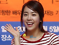 한지민, 김영희PD 러브콜 ‘일밤’ 출연 “아프리카에서 우물파고 있다”