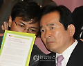대화 나누는 정세균-안희정