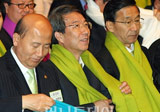 그린 목도리 두른 정운찬 총리