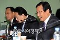 [포토] 활짝 웃는 윤증현 장관