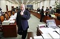 <포토>정종환 장관의 허탈한 발걸음