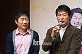 [포토] 이문식-이한위 '이번 연극 연습하며 더욱 사이좋아진 두 배우'