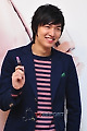 [T포토]이민호, 이 립스틱으로 예뻐지세요~