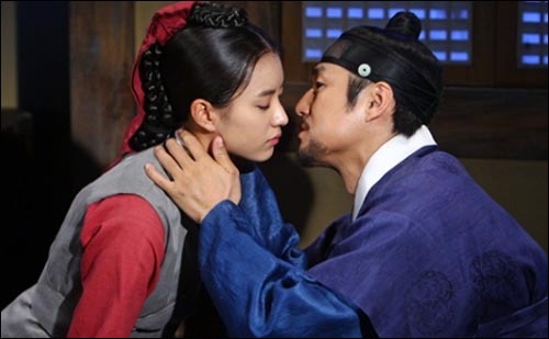 왕의 '잠자리'가 국가 공식 행사였다니...