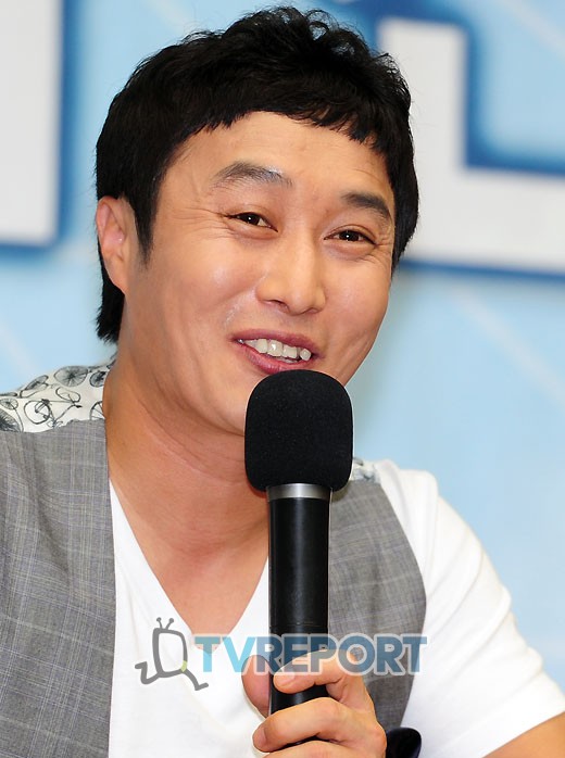 김병만의 자전 에세이가 군인에게 인기 있는 이유는?