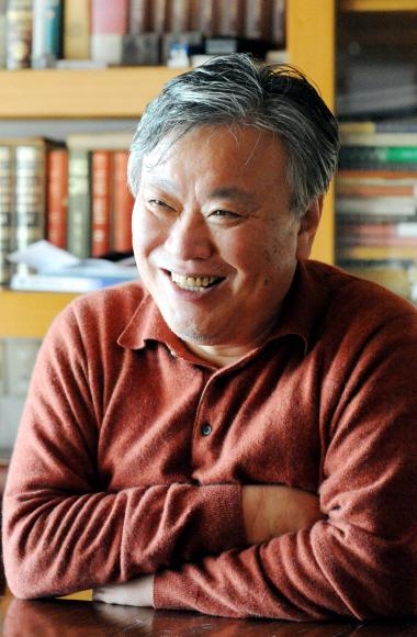 “정치·사회적 이슈로 시비 걸지 말고… 오직 문학으로 읽어주오”