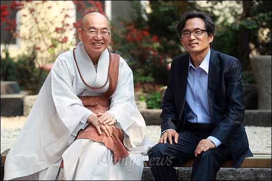 "새 대통령, 박정희·김대중·노무현 뒤에 숨어선 안돼"