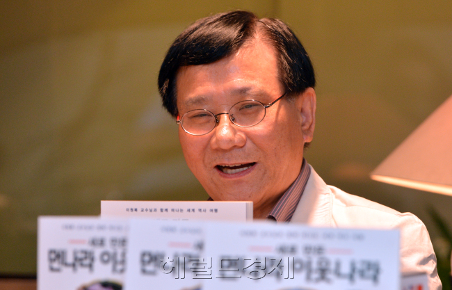 “판매량 1000만부 넘어선 만화엔 시대의 요구 담겨”