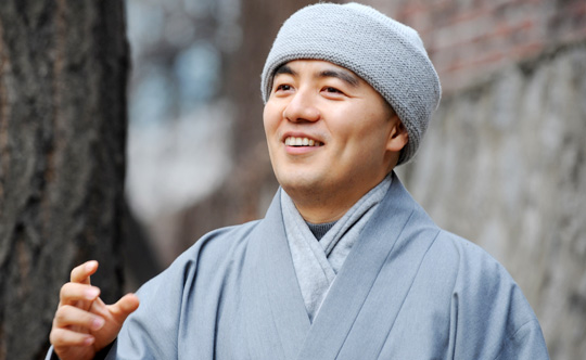 혜민 스님 '멈추면…' 200만부 돌파… 멘토링의 힘인가, 마케팅의 힘인가
