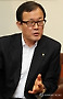 인터뷰하는 이순우 회장